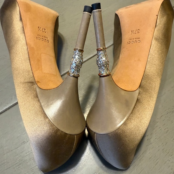 GUCCI Gold (37.5) Silk Platform Pump + Crystal Ball heel detail - Picture 6 of 8
